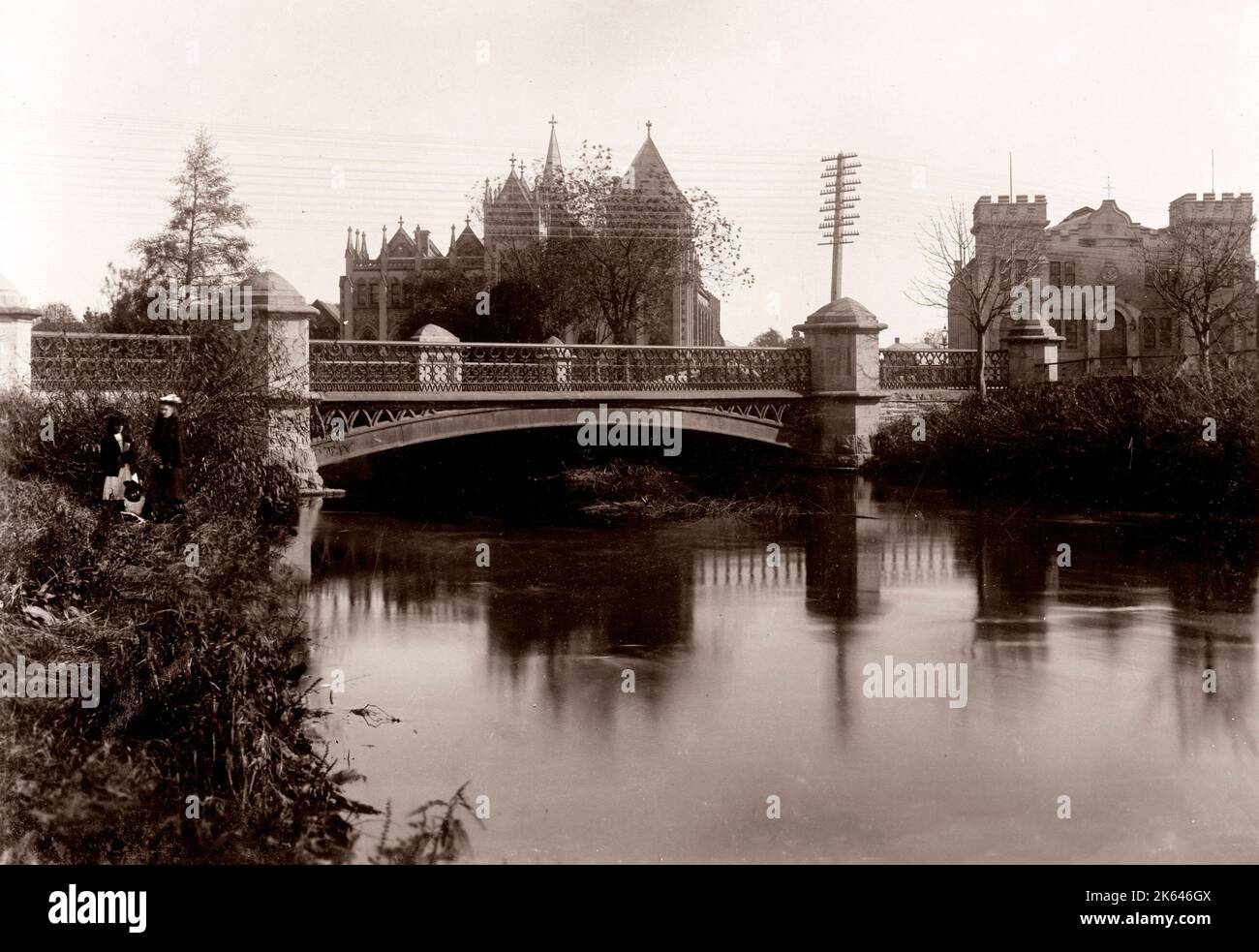 C.1890s vintage fotografia Nuova Zelanda - Ponte Victoria e dalla Corte suprema, Christchurch Foto Stock