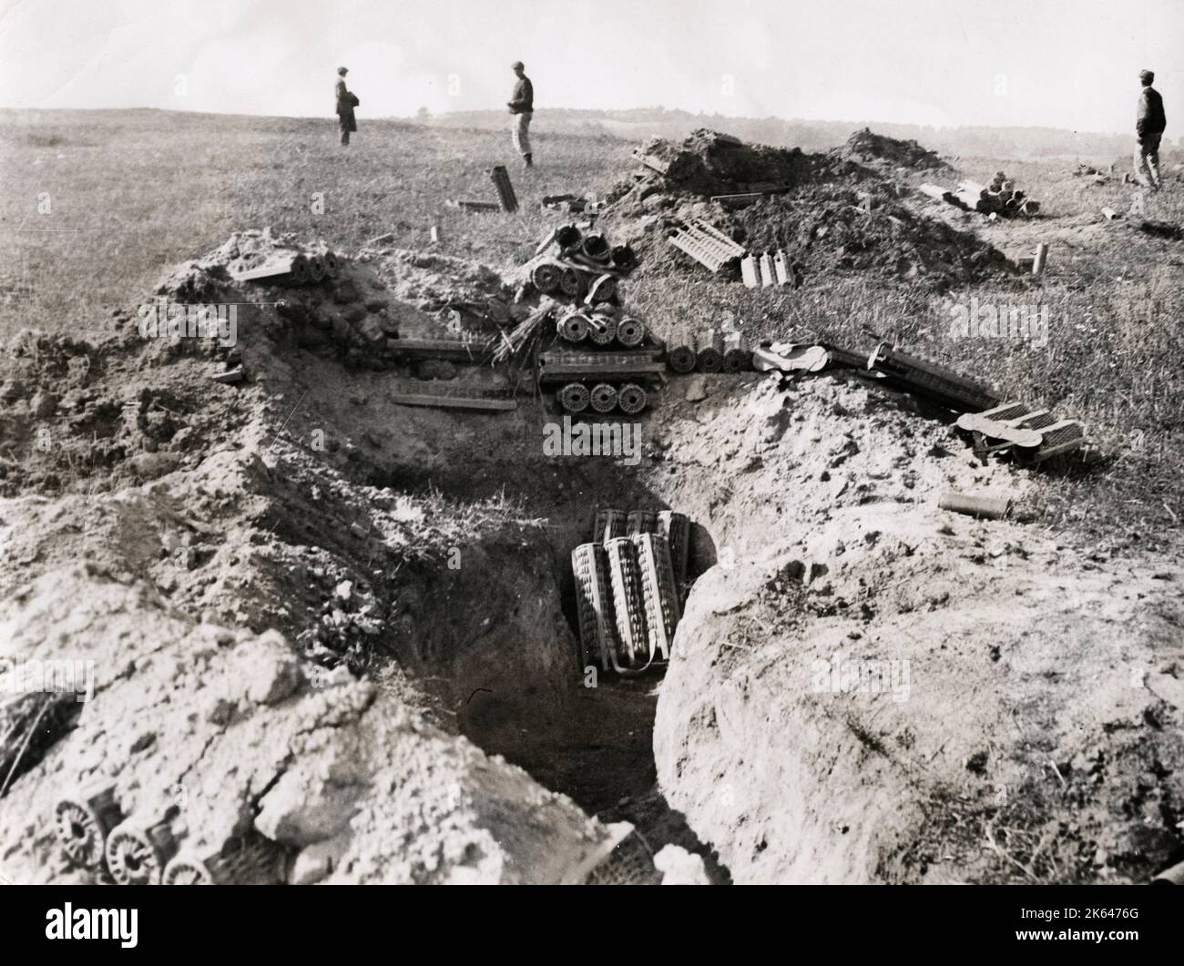 Fotografia d'epoca della prima guerra mondiale - prima guerra mondiale: Messa in disuso di armi tedesche nei pressi di Reims Foto Stock