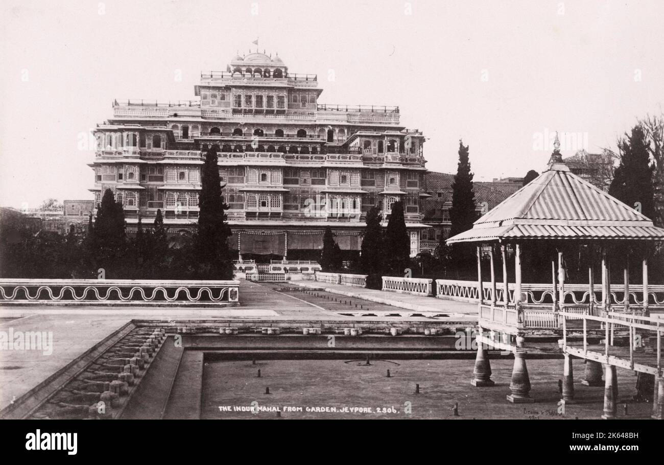 Fotografia d'epoca del XIX secolo: Indur Mahal, o Chandra Maha, Jeypore, Jaipur, India - ora un luogo di nozze. Foto Stock