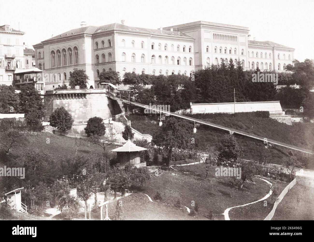 Fotografia d'epoca del XIX secolo: La Bundesplatz è la piazza del governo di Berna, di fatto la capitale della Svizzera. Si trova nel centro storico di Berna, il centro medievale della città Foto Stock