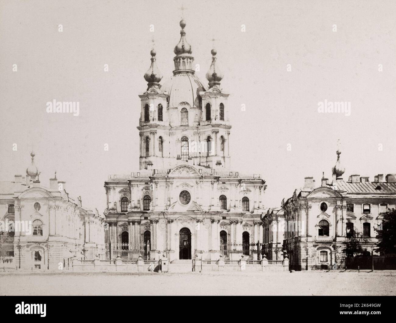 Fotografia d'epoca del XIX secolo: Convento di Smolny o convento di Smolny della Risurrezione, San Pietroburgo, Russia. Foto Stock