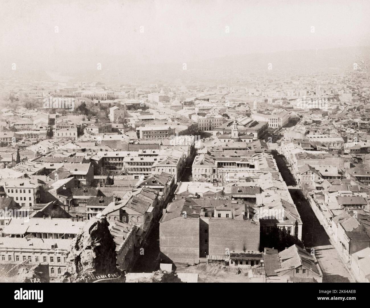 Fotografia d'epoca del XIX secolo: Baku, la capitale e il centro commerciale dell'Azerbaigian, è una città bassa con la costa lungo il Mar Caspio. E' famosa per la sua vecchia città medievale fortificata, che contiene il Palazzo degli Shirvanshah, un vasto complesso reale, e l'iconica Torre Maiden in pietra. Foto Stock
