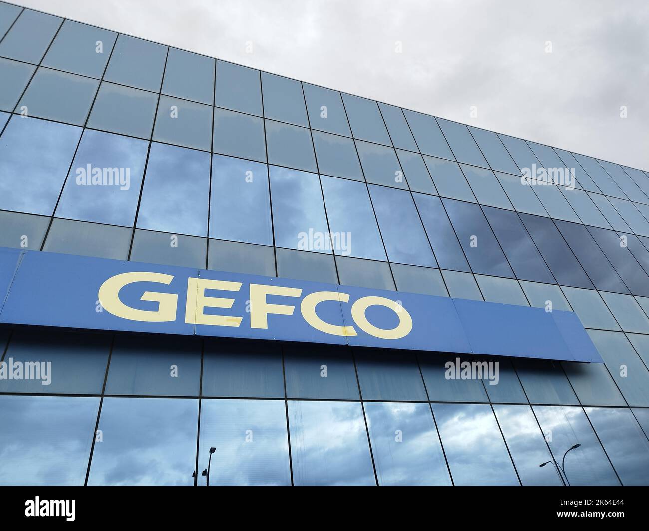 ONTIGOLA, SPAGNA; OTTOBRE/10/2022; logo Gefco presso il magazzino e centro di distribuzione di Ontigola (Toledo), Spagna. Foto Stock