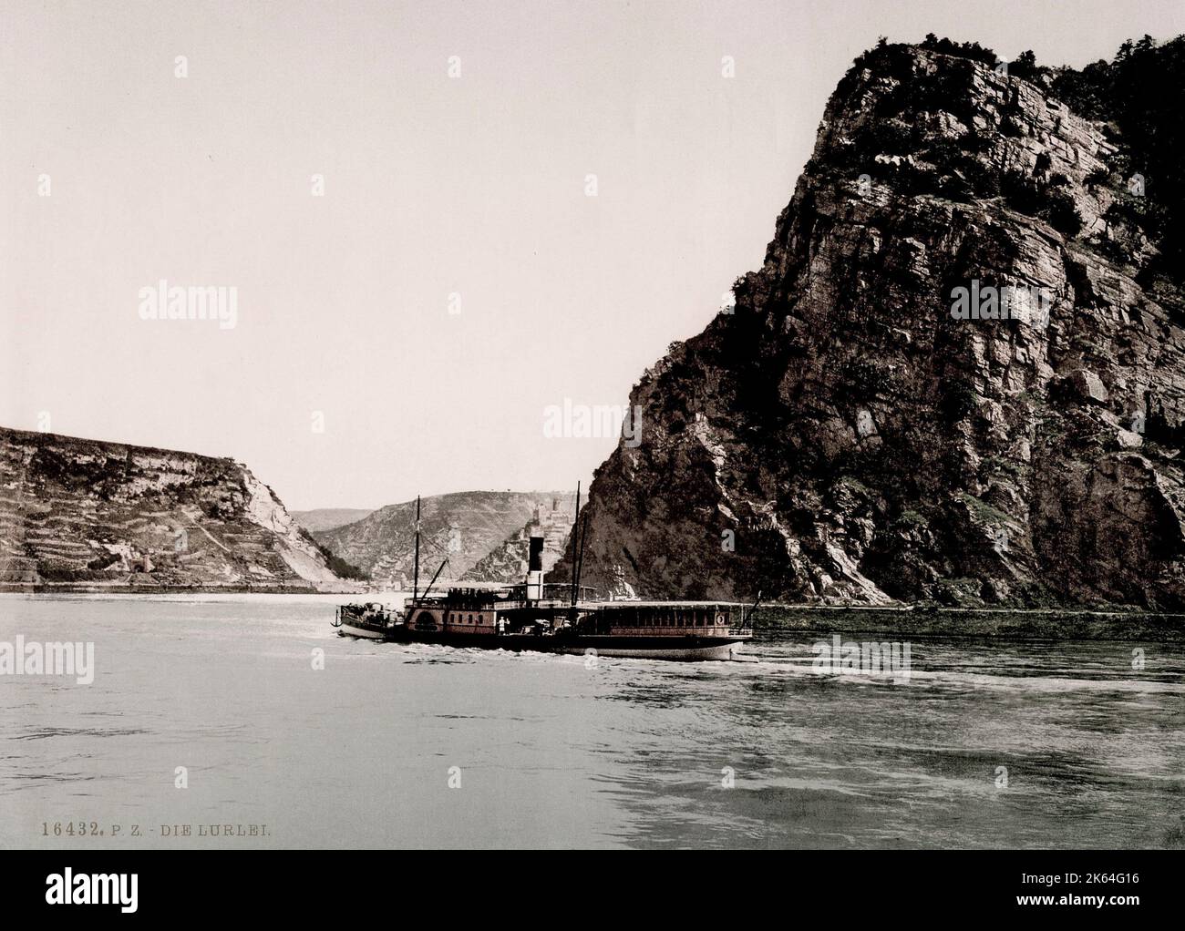 Vintage 19 ° secolo / 1900 Fotografia: Il Lorelei, anche scritto Loreley in tedesco, è una roccia di ardesia alta 132 m, ripida sulla riva destra del fiume Reno nella gola del Reno a Sankt Goarshausen in Germania, parte della Valle del Medio Reno superiore Foto Stock