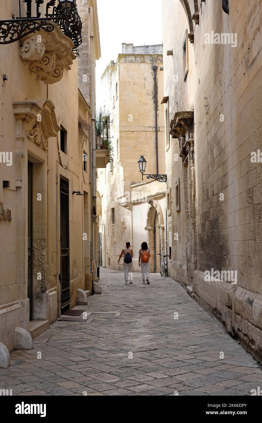 street scene a lecce, puglia, italia meridionale Foto Stock