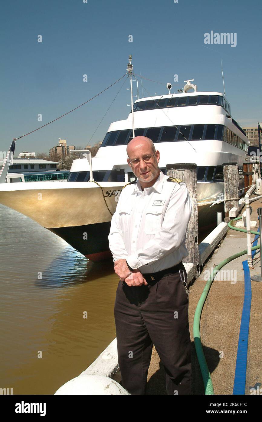 Lavoratore di trasporto di acqua Foto Stock