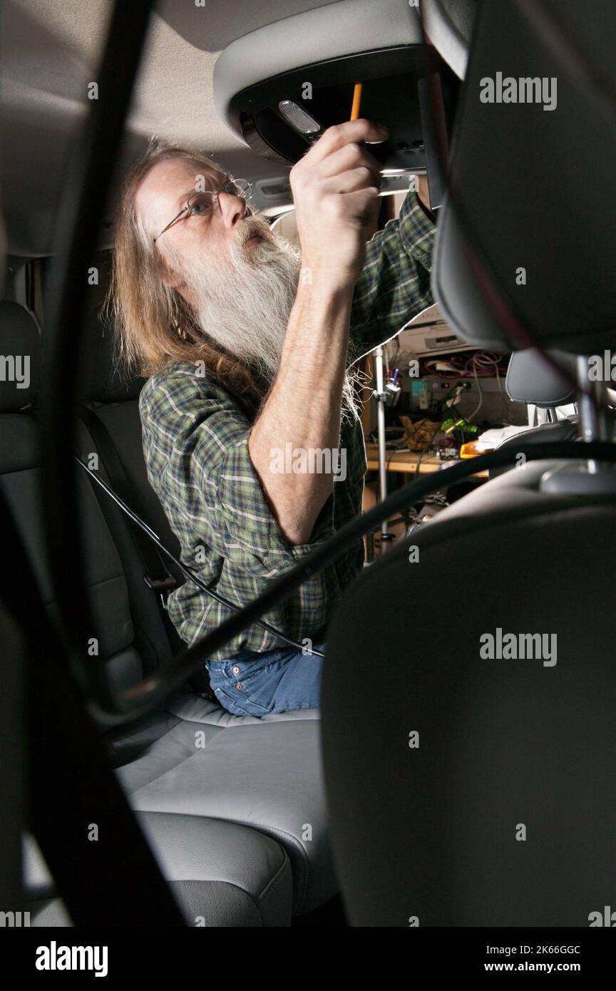 Attrezzo di montaggio componenti elettronici Foto Stock