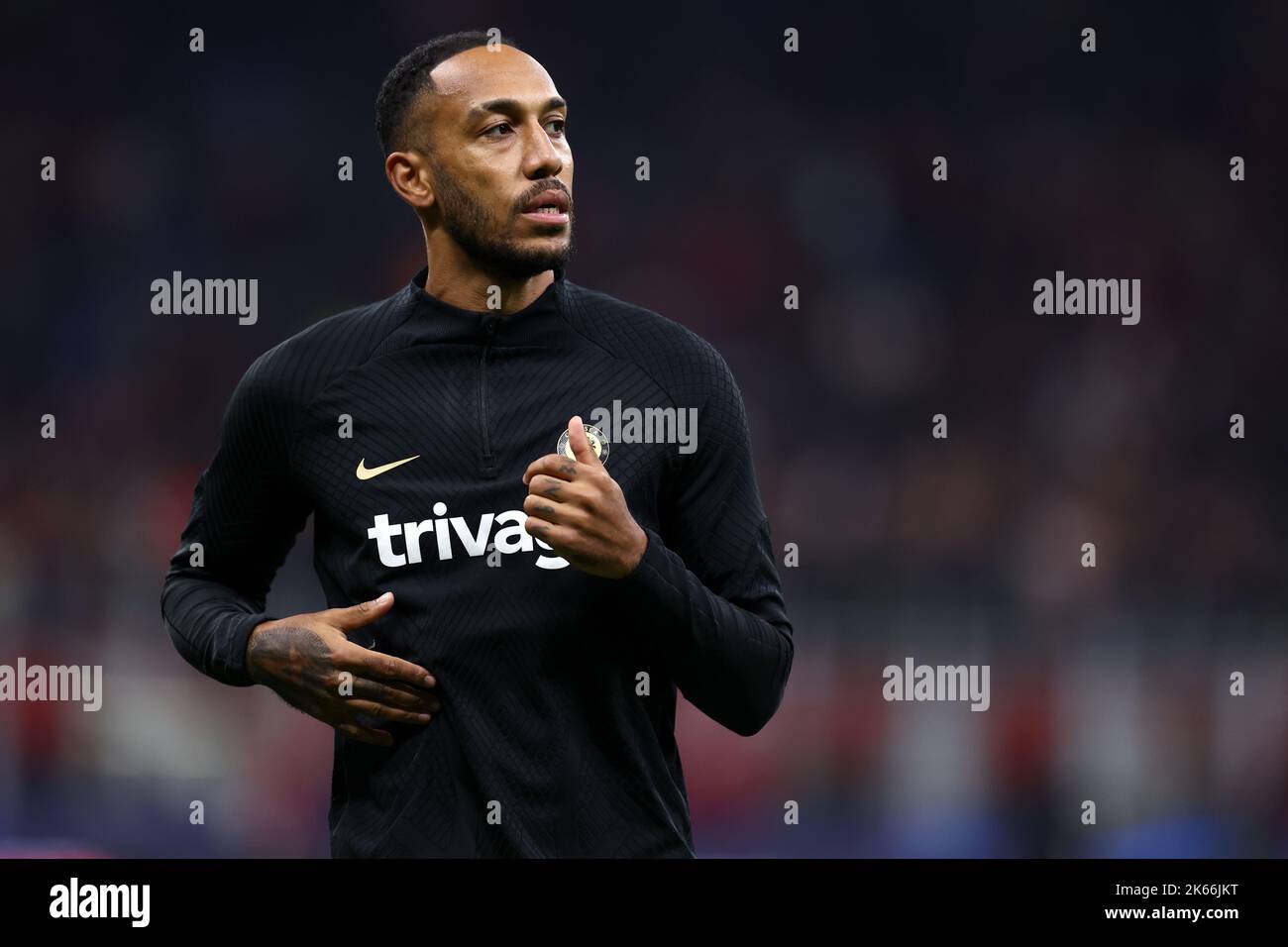 Pierre-Emerick Aubameyang del Chelsea FC durante il warm up prima della partita del gruppo e della UEFA Champions League tra l'AC Milan e il Chelsea FC allo stadio Giuseppe Meazza il 11 ottobre 2022 a Milano. Foto Stock