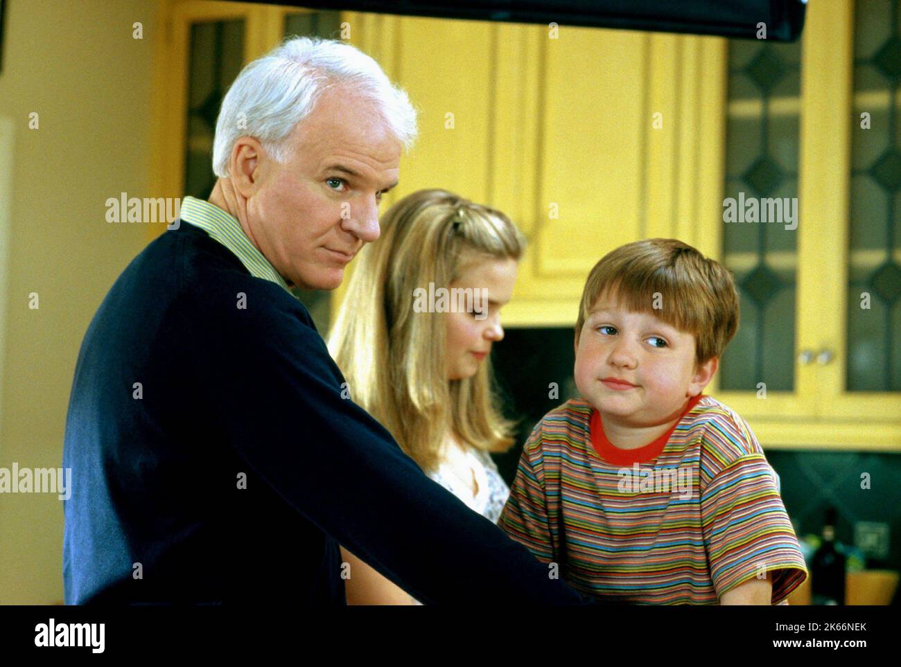 STEVE MARTIN, KIMBERLY J. Brown, ANGUS T. JONES, portare verso il basso la casa, 2003 Foto Stock