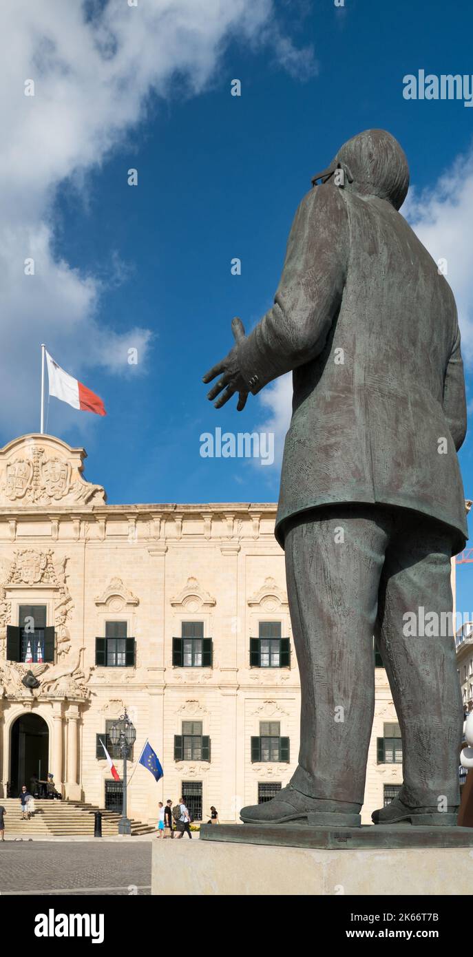Statua di Dom Mintoff Castille Piazza Valletta Mata Foto Stock