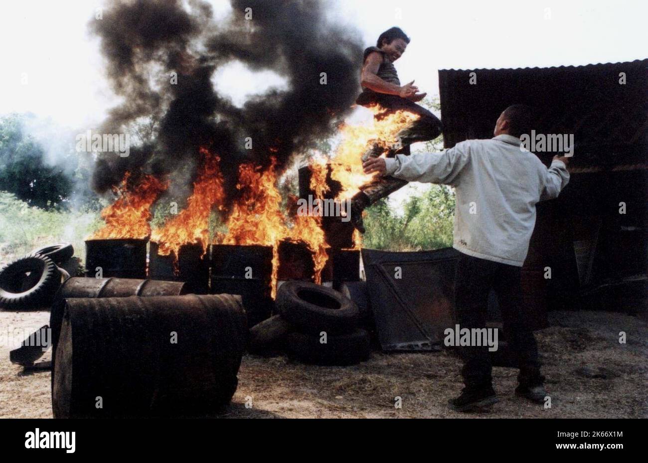 TONY JAA, ONG-BAK: il guerriero thai, 2003 Foto Stock