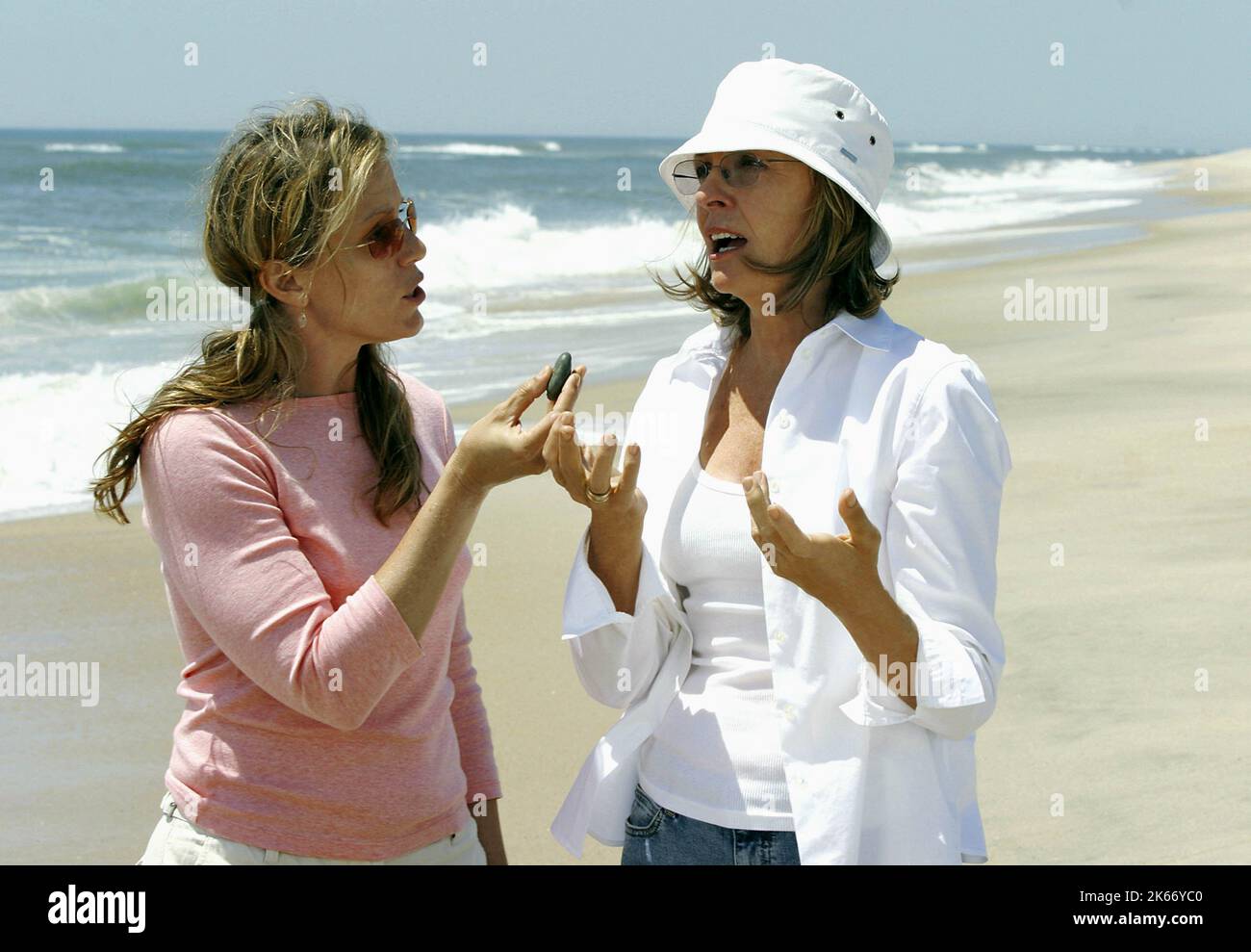 MCDORMAND,KEATON, QUALCOSA DEVE DARE, 2003 Foto Stock