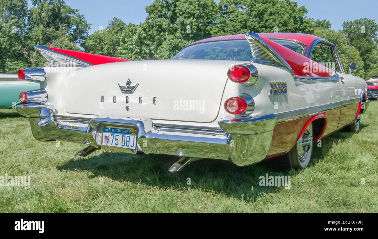 GROSSE POINTE SHORES, MI/USA - 15 GIUGNO 2014: A 1959 Dodge Royal Lancer car, EyesOn Design car show, Edsel & Eleanor Ford House, vicino a Detroit. Foto Stock