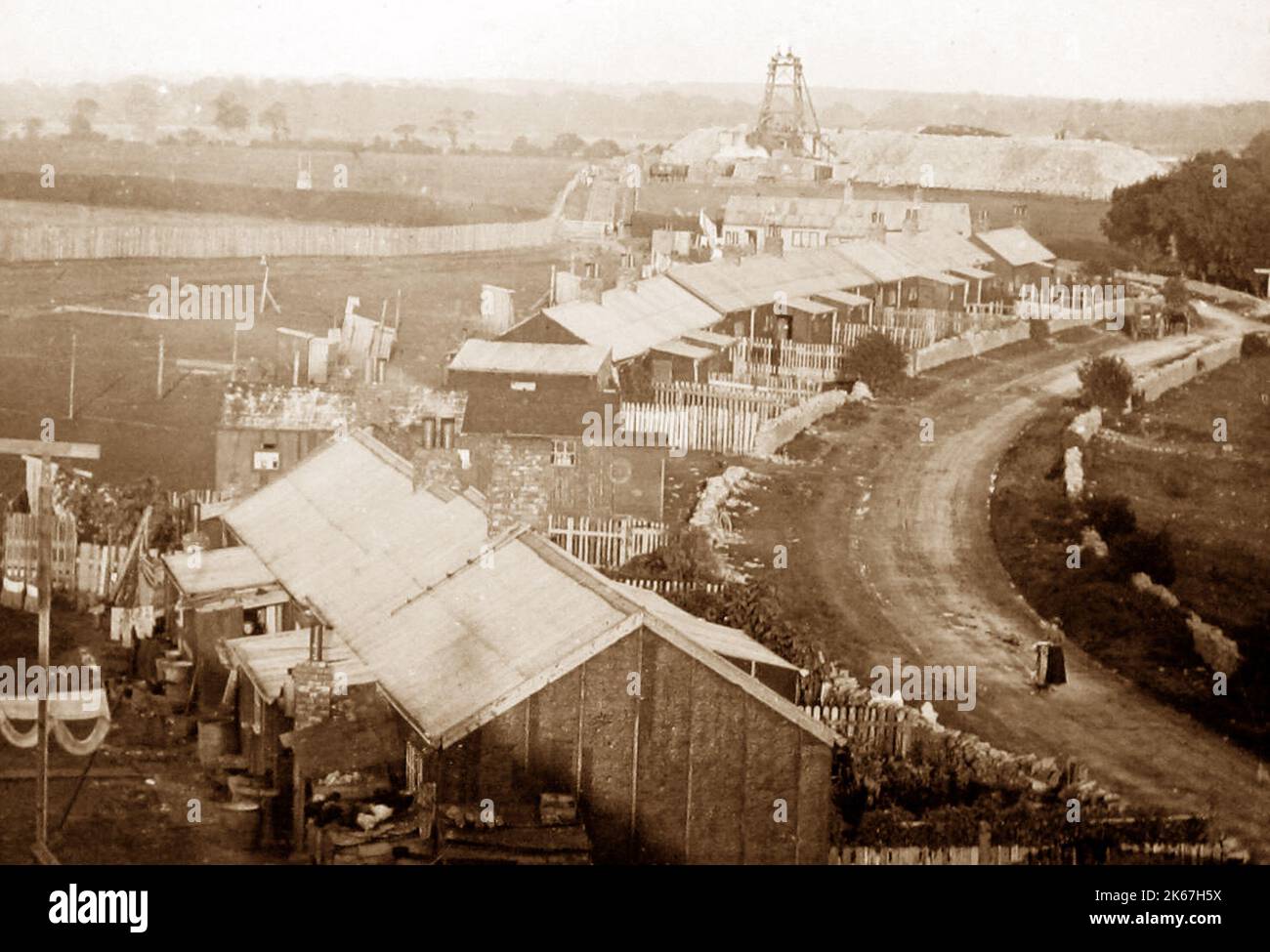 Rifugi navvy temporanei vicino Chipping Sodbury, all'inizio del 1900s Foto Stock