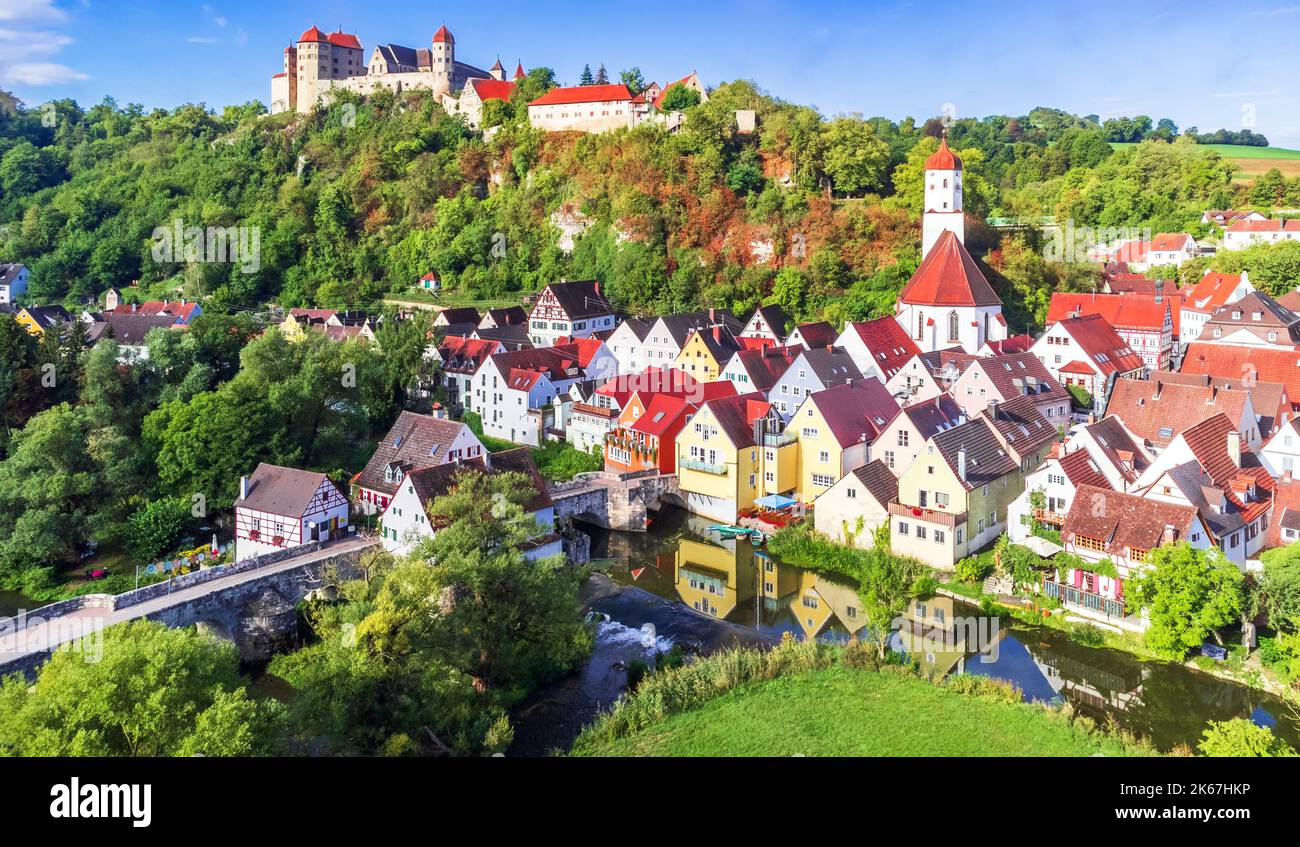 Harburg, Germania. Veduta aerea di un incantevole piccolo villaggio e castello sulla strada Romantica strada panoramica, storica Swabia. Foto Stock