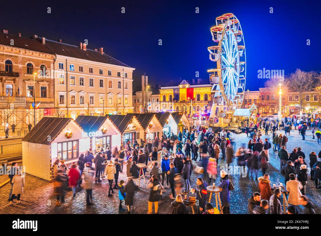 Cluj Napoca, Romania - Dicembre 2021. Mercatino di Natale e fiera delle fiabe invernali in Transilvania, Europa orientale. Foto Stock