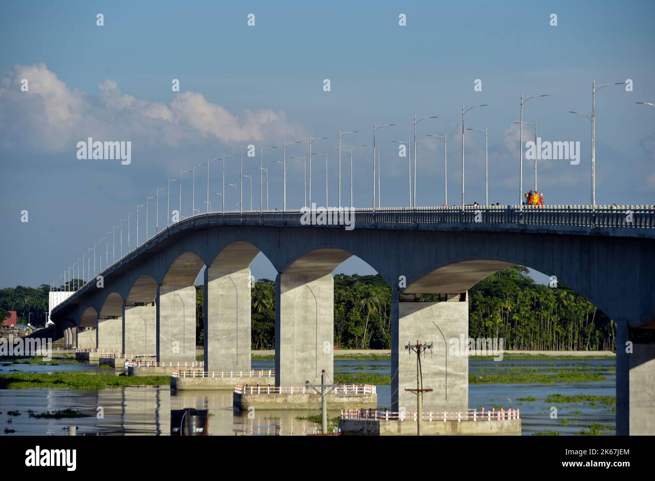 Pirojpur. 12th Ott 2022. Photo taken on Oct. 7, 2022 mostra il 8th Bangladesh-China Friendship Bridge nel distretto di Pirojpur, Bangladesh. PER ANDARE CON 'caratteristica: Il ponte di amicizia Cina-Bangladesh diventa hotspot turistico con caratteristiche islamiche e cinesi' credito: Xinhua/Alamy Live News Foto Stock