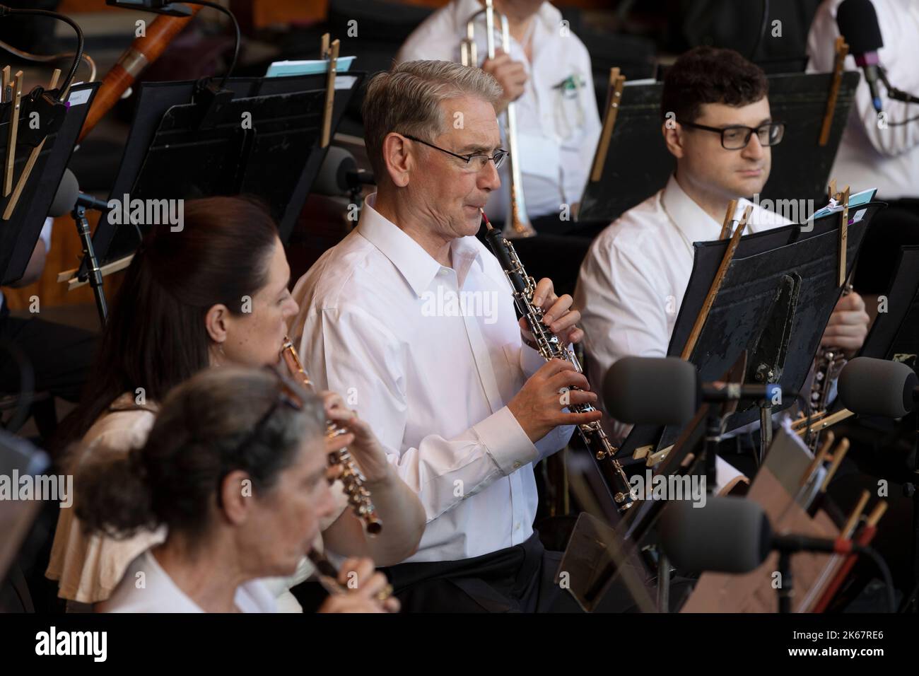 Concerto estivo all'aperto della Boston Landmarks Orchestra all'Hatch Shell sull'Esplanade, Boston, Massachusetts Foto Stock