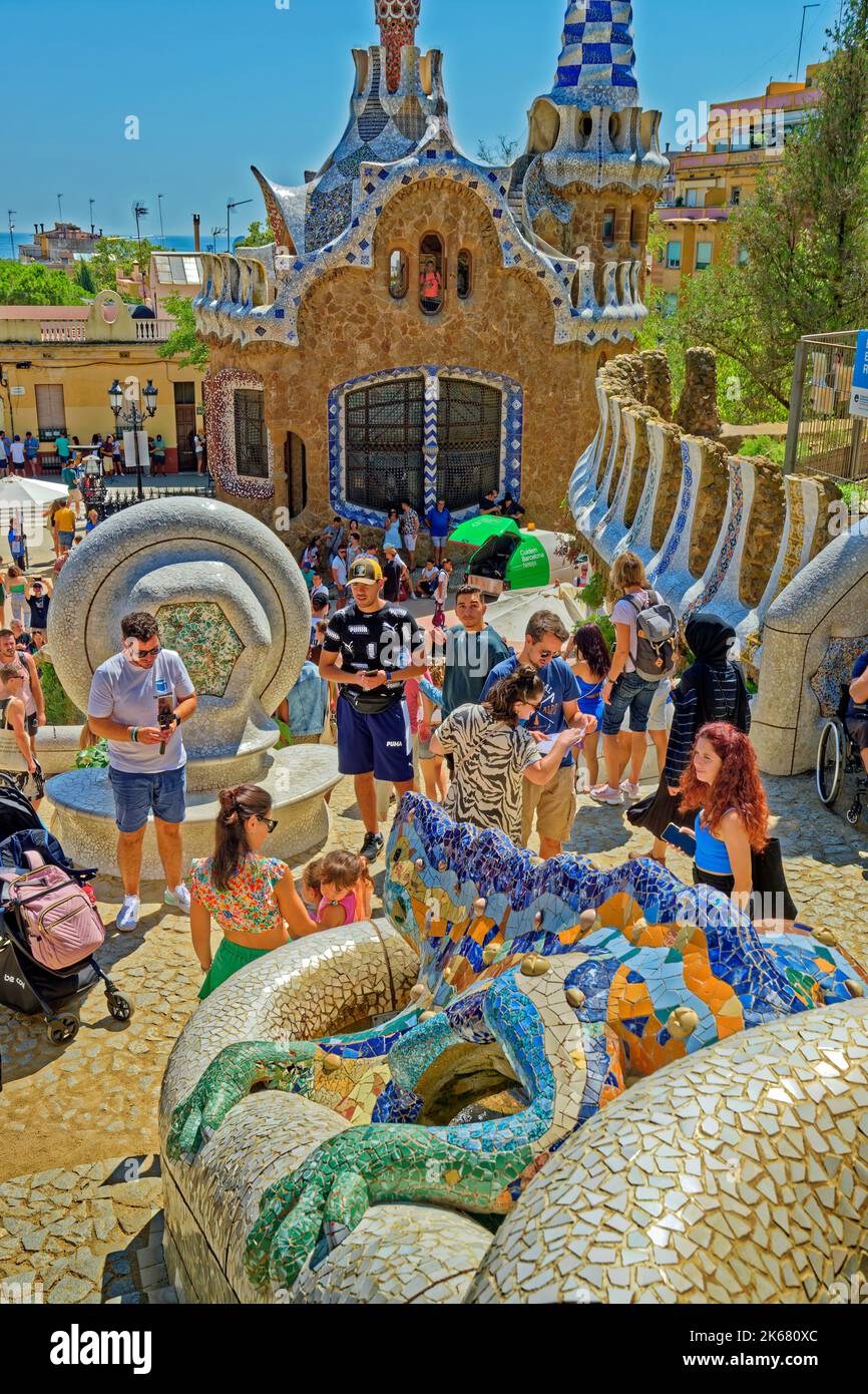 Park Guell, l'Antoni Gaudi ha creato un parco di design a Barcellona, in Spagna. Foto Stock