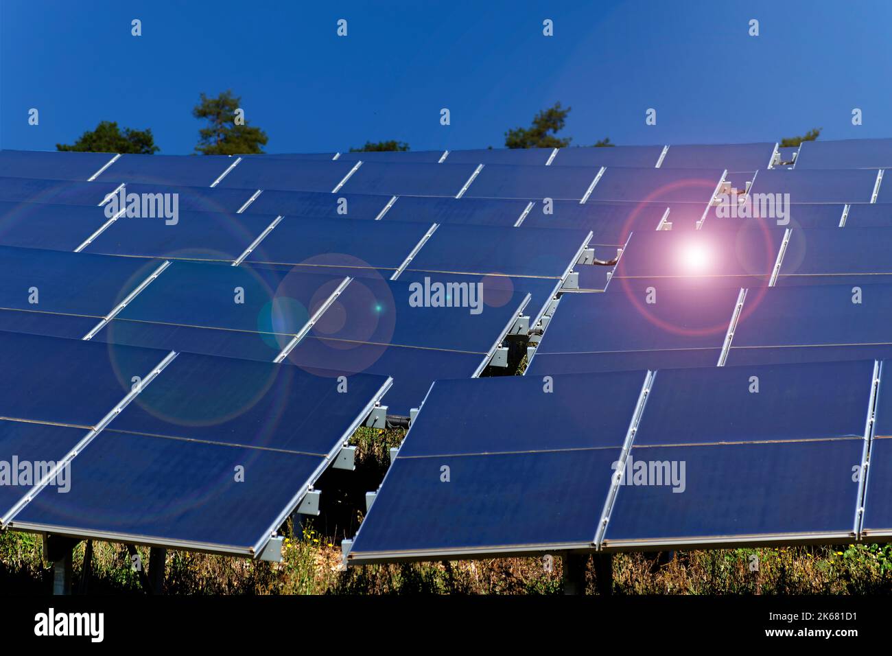 Pannelli solari rurali. Foto Stock