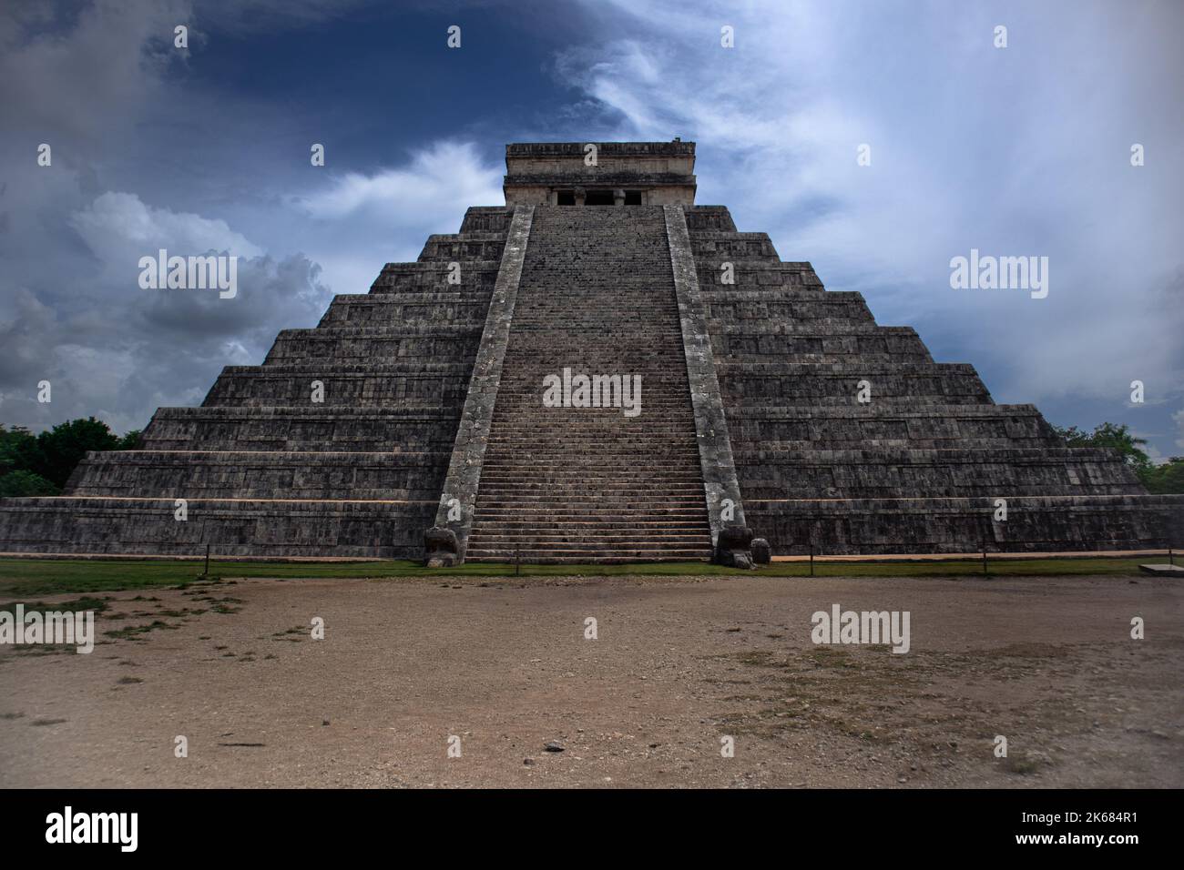 Una foto panoramica della città pre-colombiana chiamata Chichen Itza a Tinum, Yucatan, Messico Foto Stock