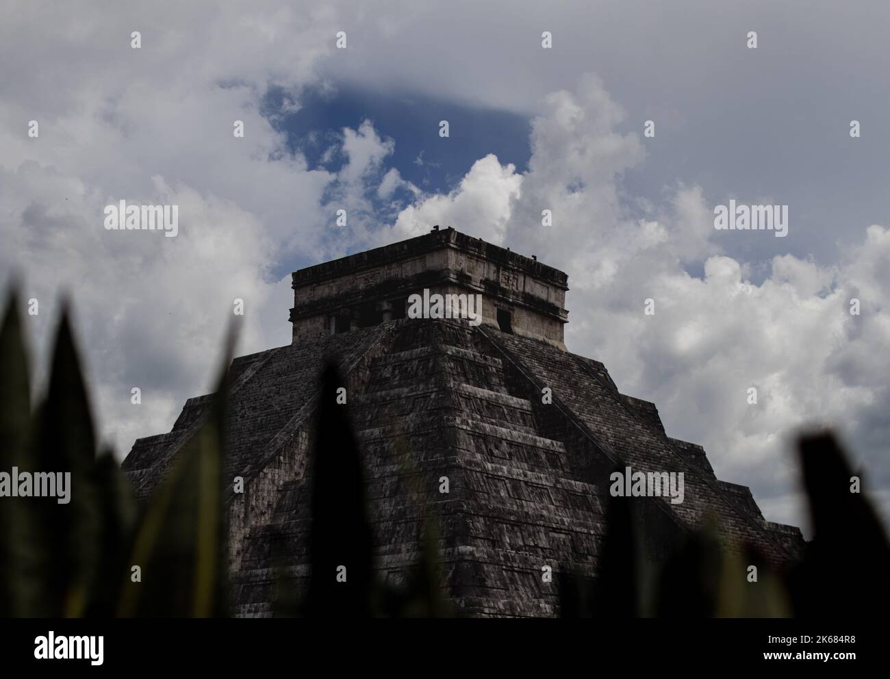 Una foto panoramica della città pre-colombiana chiamata Chichen Itza a Tinum, Yucatan, Messico Foto Stock