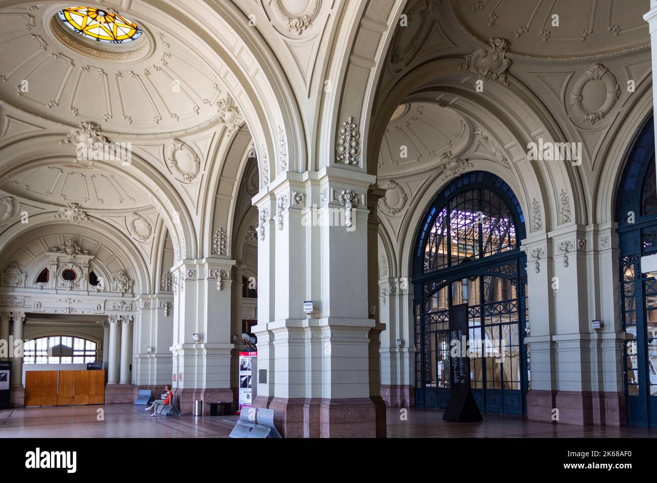 L'interno di Estacion Mapocho, una stazione ferroviaria storica a Santiago, Cile. Foto Stock
