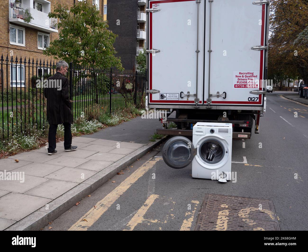 Lavatrice abbandonata in dumping su strada Hackney, Londra, Regno Unito, Foto Stock