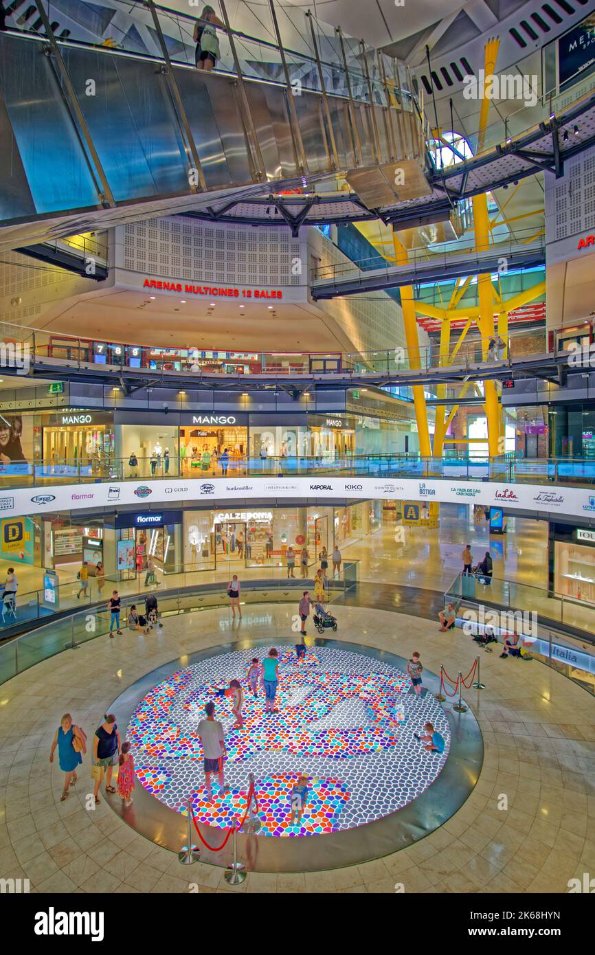 Centro commerciale Arenas al Placa d'Espanya a Barcellona, Spagna. Foto Stock