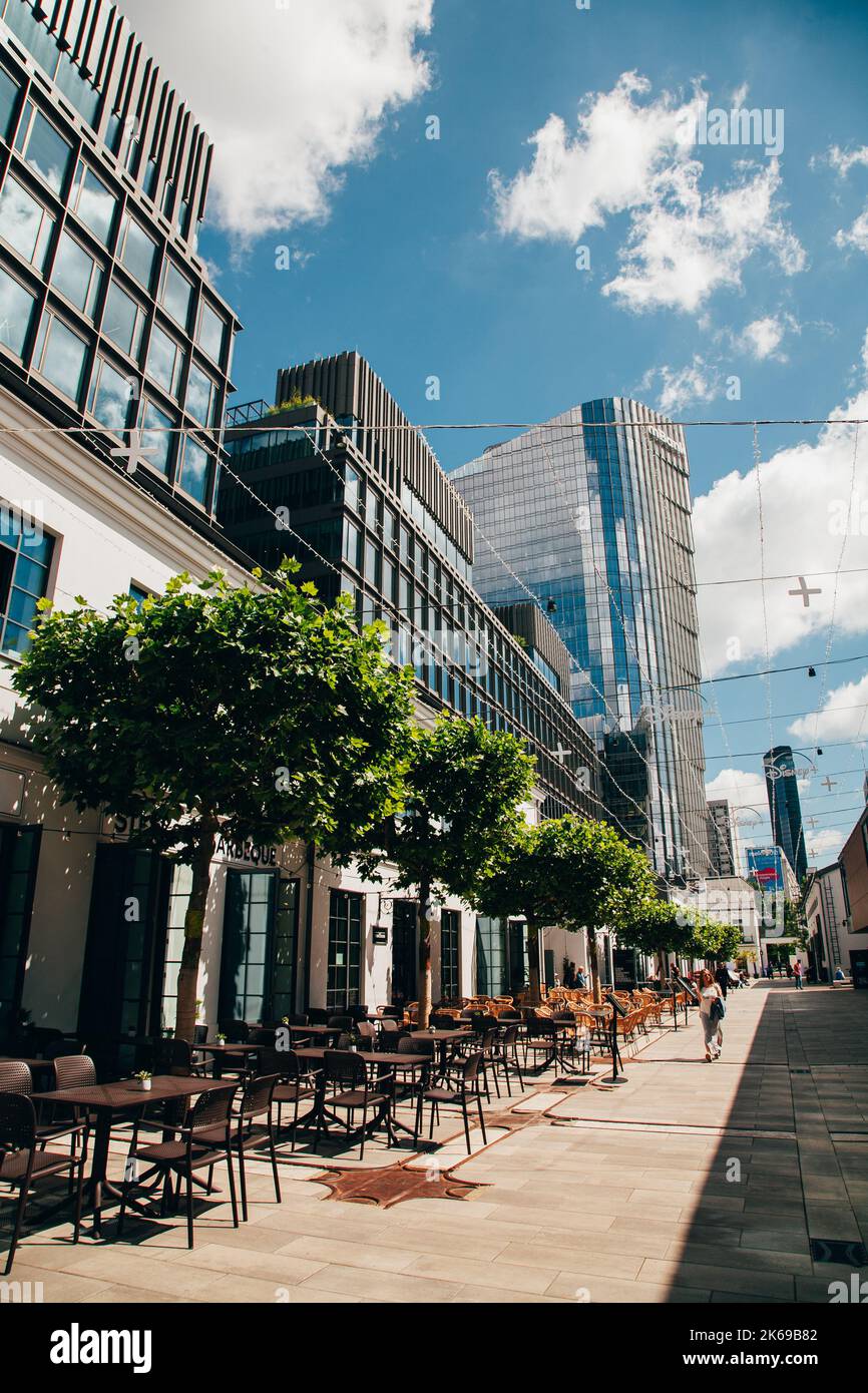 street cafe, punto di riferimento dell'architettura europea Foto Stock