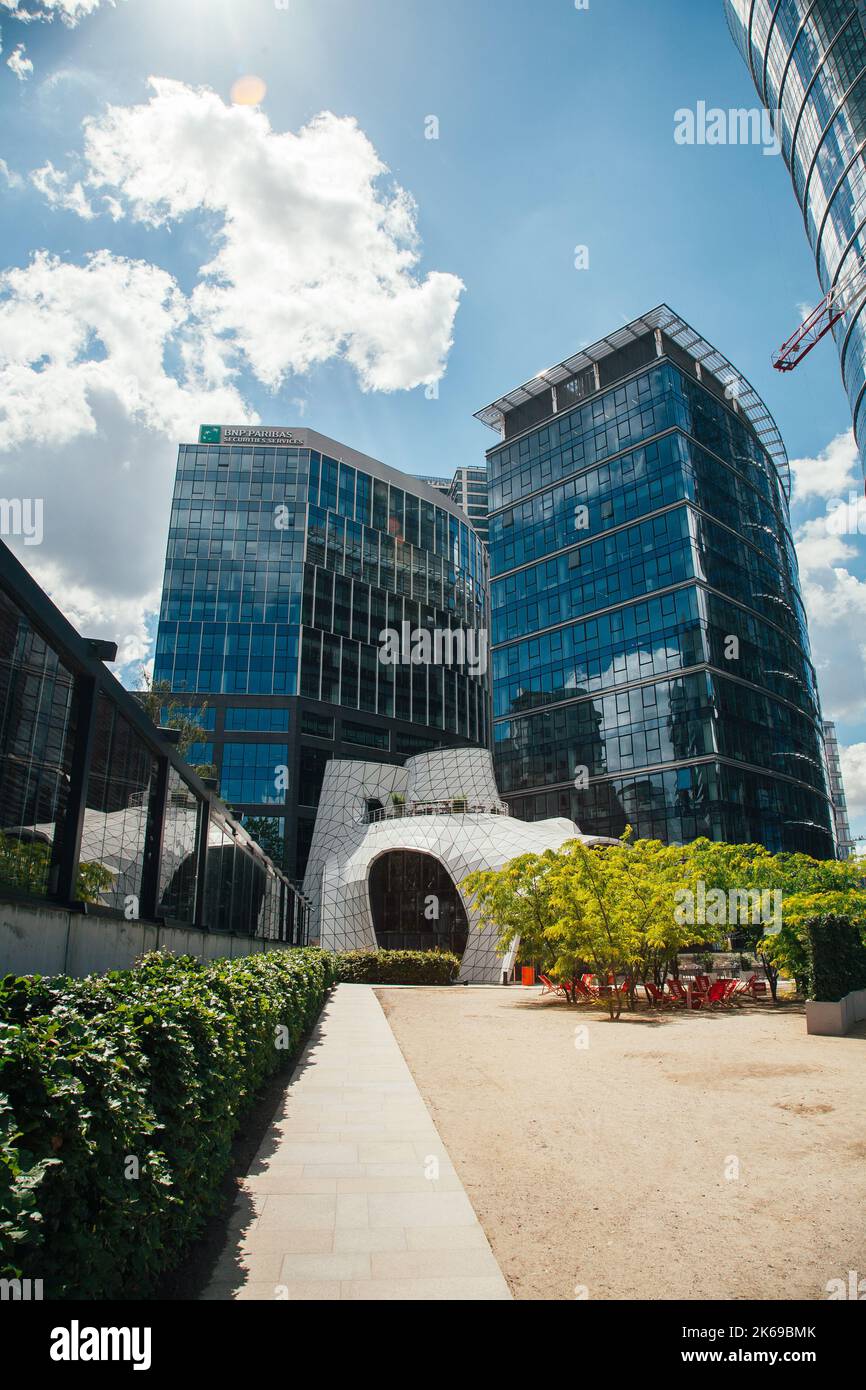 centro affari di architettura futuristica nel centro citta' Foto Stock