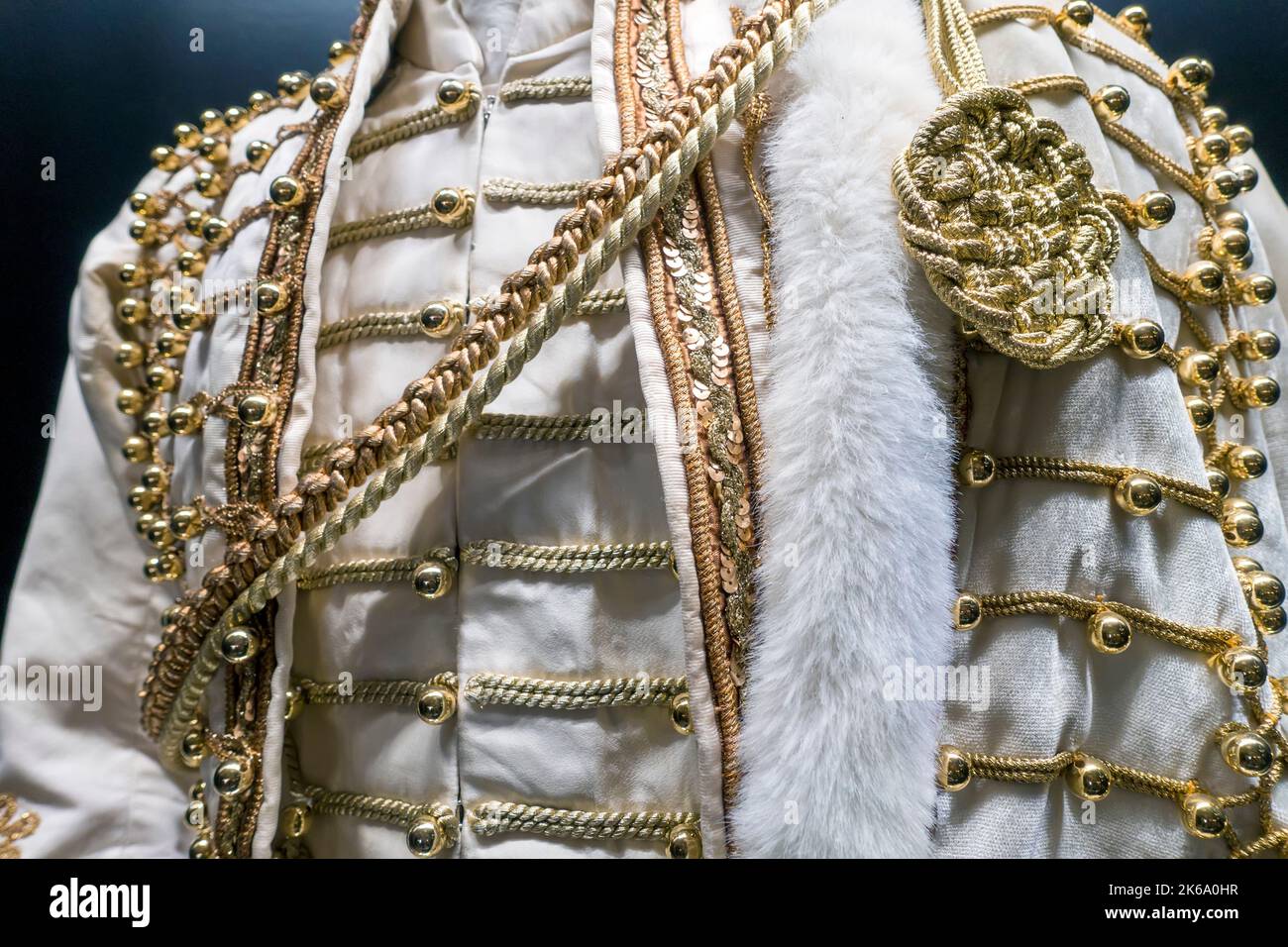 Particolare di un costume teatrale in mostra al Teatro dell'Opera Palais Garnier, Parigi, Francia Foto Stock
