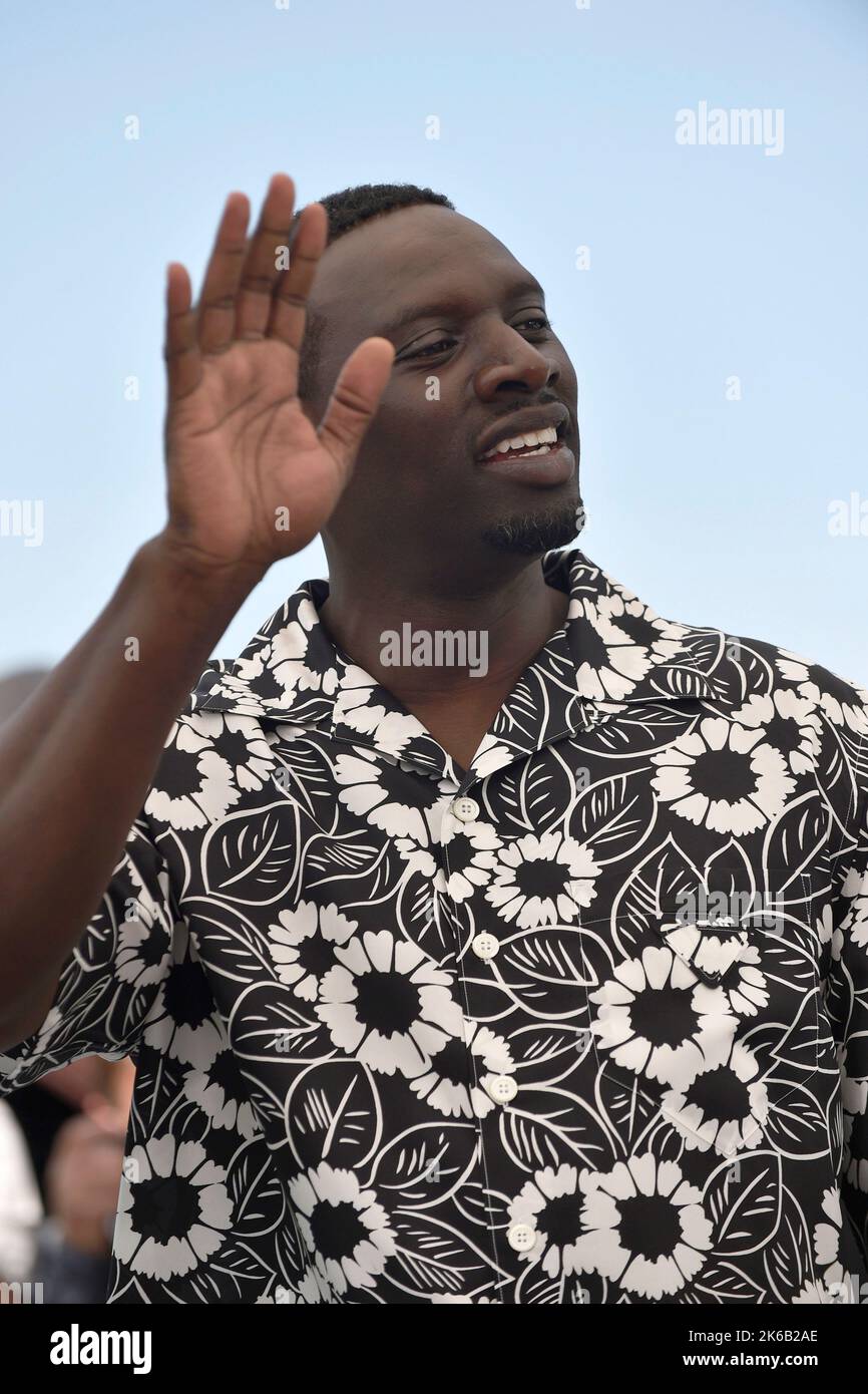 Attore Omar Sy in posa durante la fotocall del film “ Padre e Soldato” (francese “Tirailleurs”) in occasione del Festival del Cinema di Cannes lo scorso maggio Foto Stock