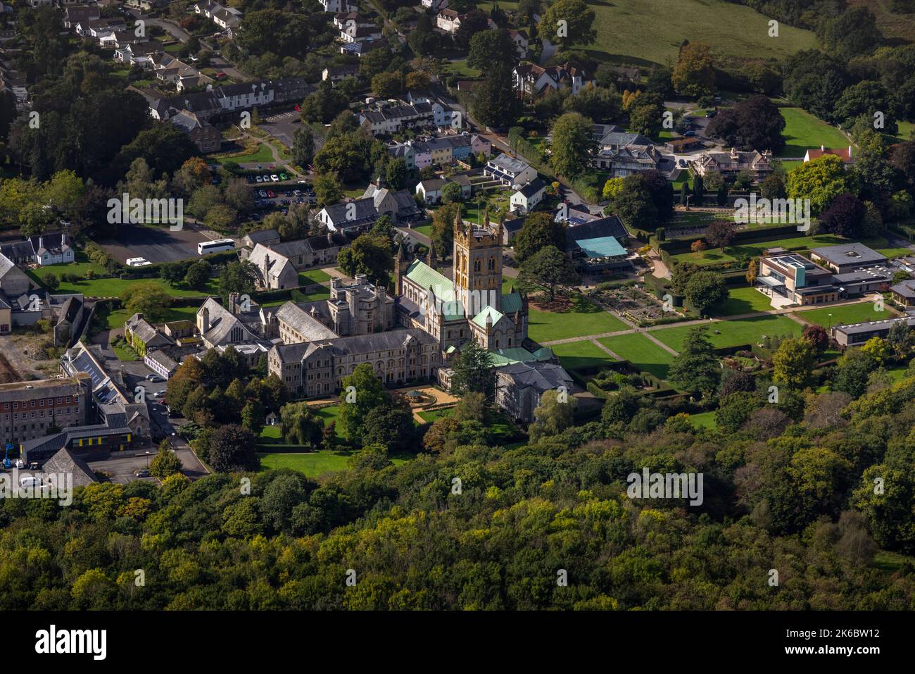 Fotografia aerea dell'Abbazia monastica di Buckfast 2 miglia a sud ovest di Ashburton, Devon Foto Stock