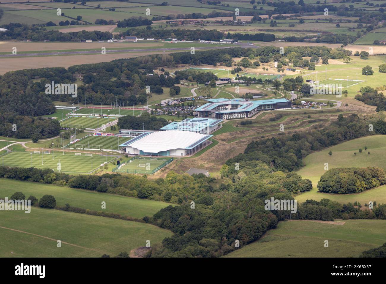 Veduta aerea del parco di Saint Georges, sede della Football Association e del campo di allenamento della squadra di calcio inglese. Situato in Staffordshire a 5 miglia Foto Stock