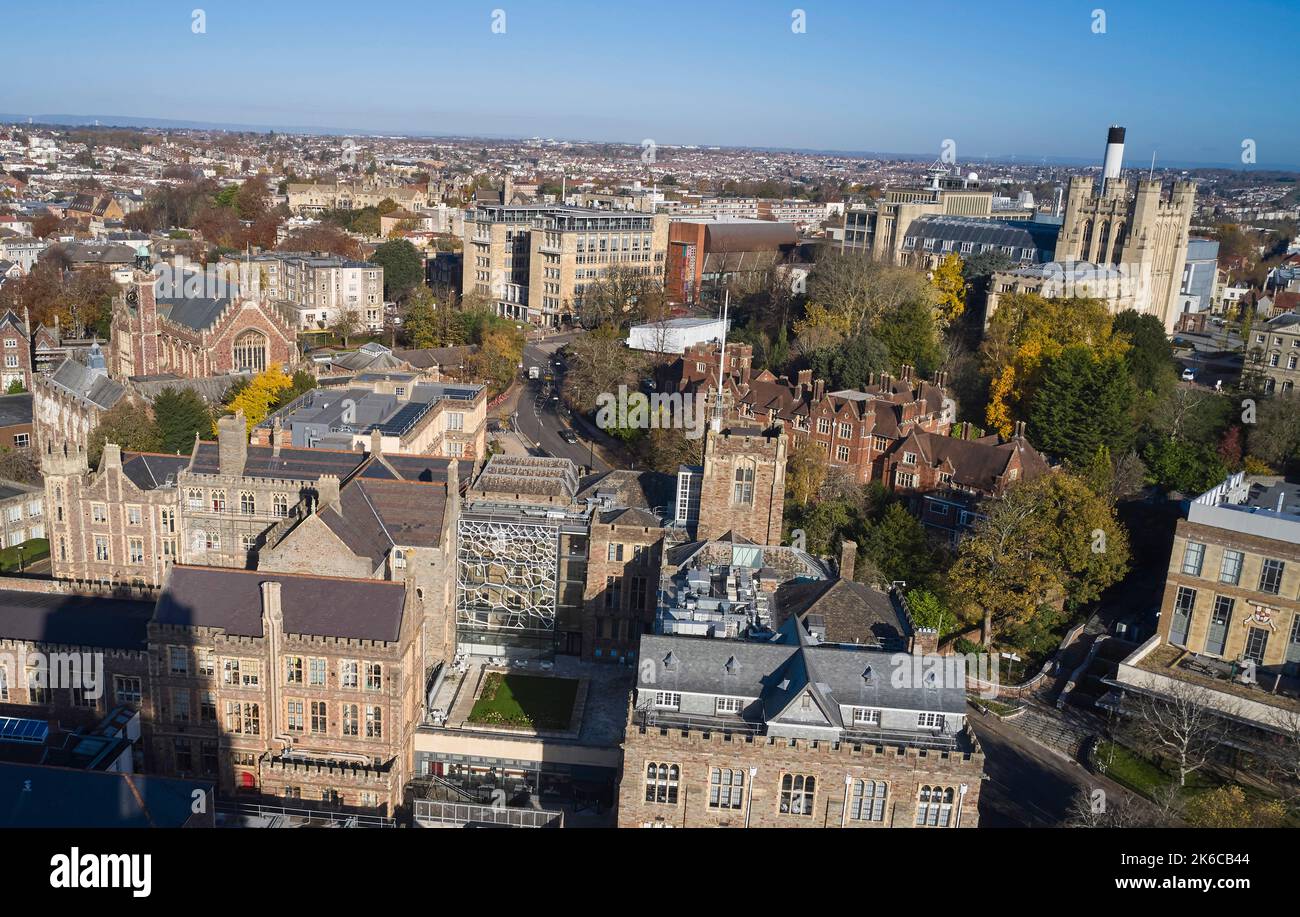 Vista esterna di alto livello. Università di Bristol: Fry Building, Bristol, Regno Unito. Architetto: Wilkinson Eyre Architects, 2020. Foto Stock