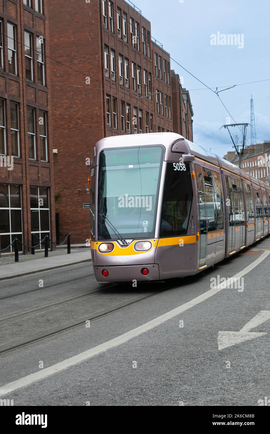 Il tram a Dublino Foto Stock