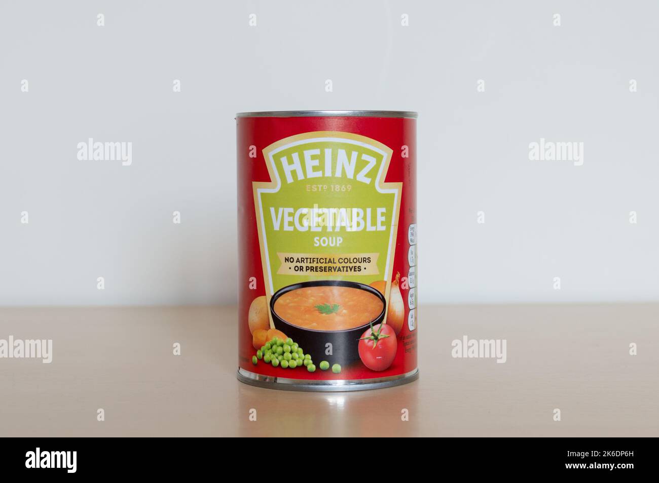 Zuppa di verdure in scatola isolata di Heinz Foto Stock