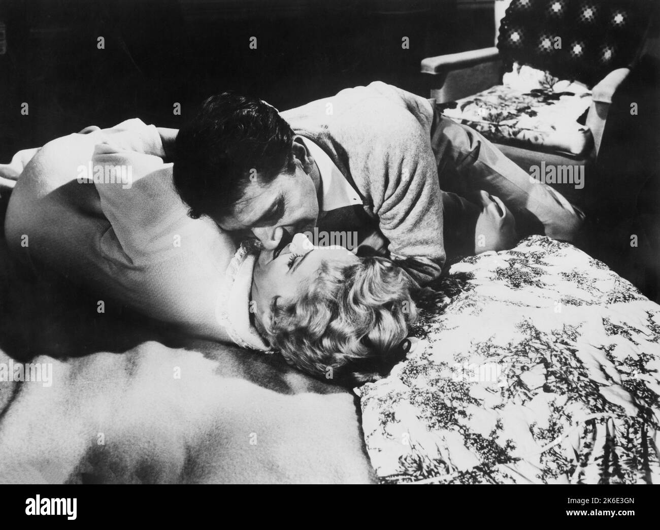 Richard Conte, Judy Holliday, on-set of the Film, 'Full of Life', Columbia Pictures, 1956 Foto Stock
