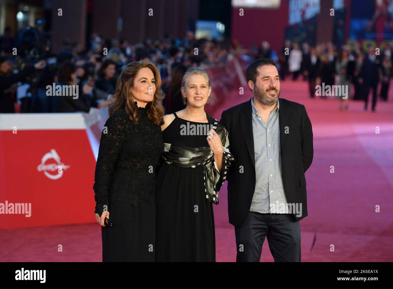 Roma, Italia. 13th Ott 2022. Emily Wachtel (l), Melissa Newman (c) e Adam Gibbs (r) assistono al tappeto rosso di "le ultime star del cinema" al Festival del Cinema di Roma all'Auditorium Parco della Musica. Credit: SOPA Images Limited/Alamy Live News Foto Stock