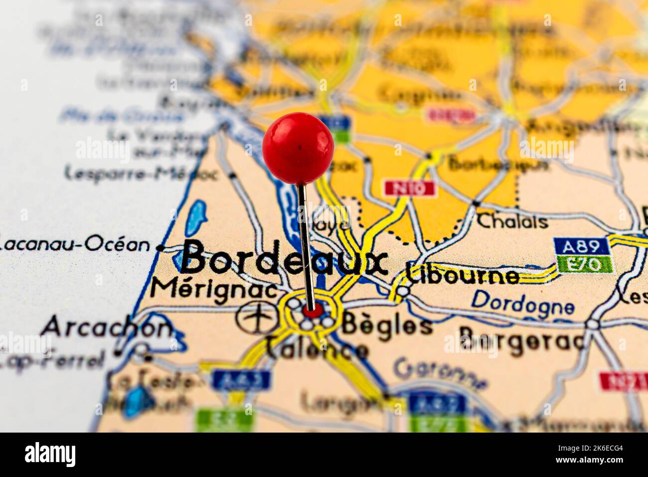 Mappa di Bordeaux. Mappa dei pin di Bordeaux. Primo piano della mappa di Bordeaux con spilla rossa. Mappa con punto rosso di Bordeaux in Francia. Foto Stock