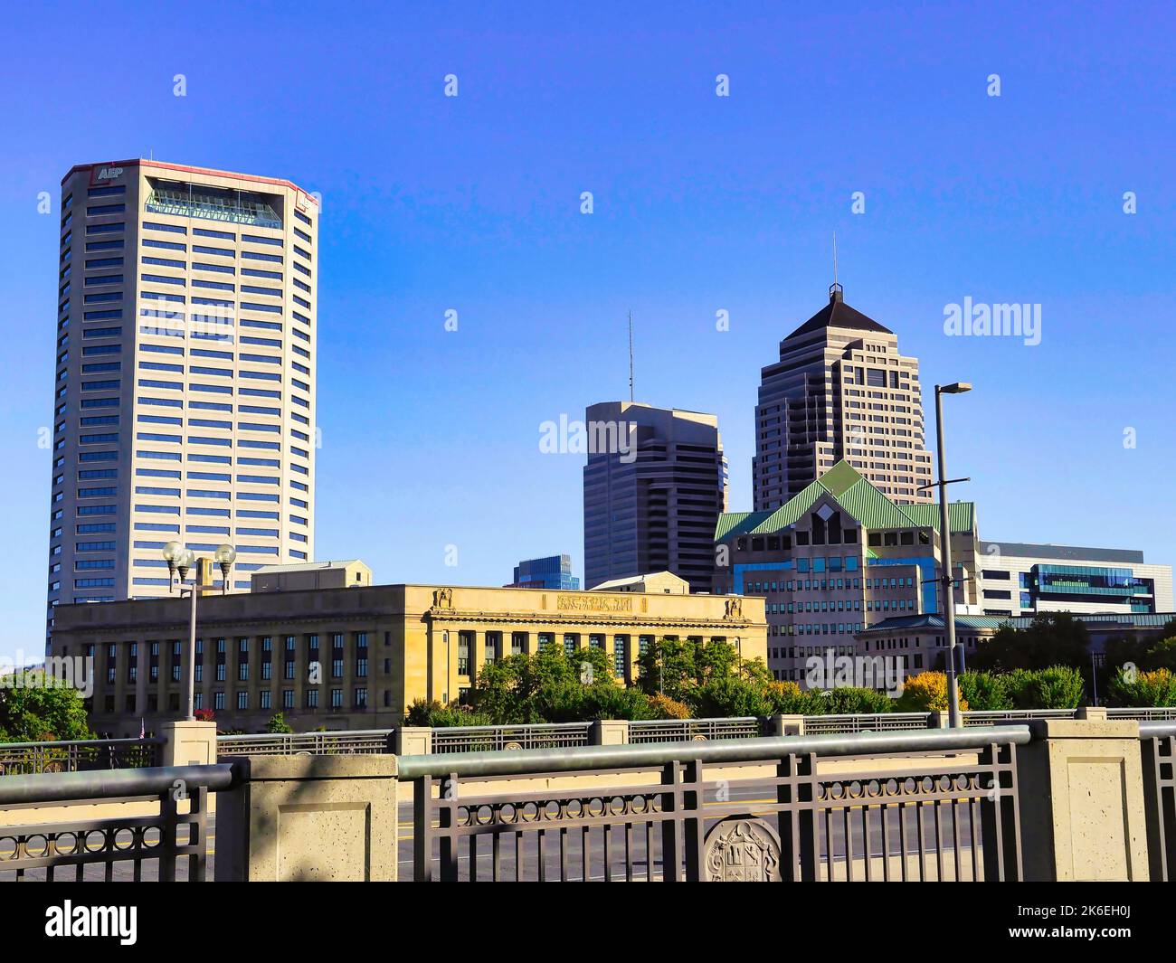 Lo skyline di Columbus Ohio include l'edificio AEP Foto Stock