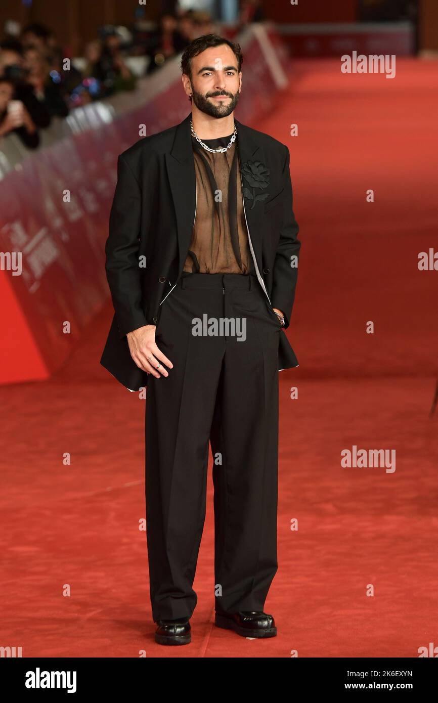 Roma, Italia. 13th Ott 2022. Marco Mengoni partecipa al tappeto rosso del film 'Colibrì' all'inaugurazione del Film Fest di Roma all'Auditorium Parco della Musica. Credit: SOPA Images Limited/Alamy Live News Foto Stock