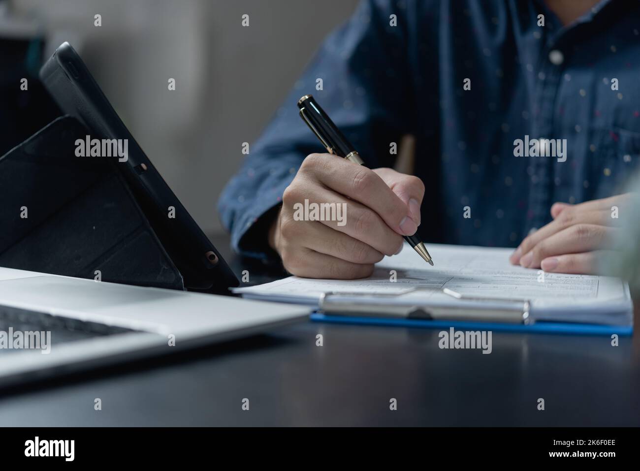 Lavoro di penna immagini e fotografie stock ad alta risoluzione - Alamy