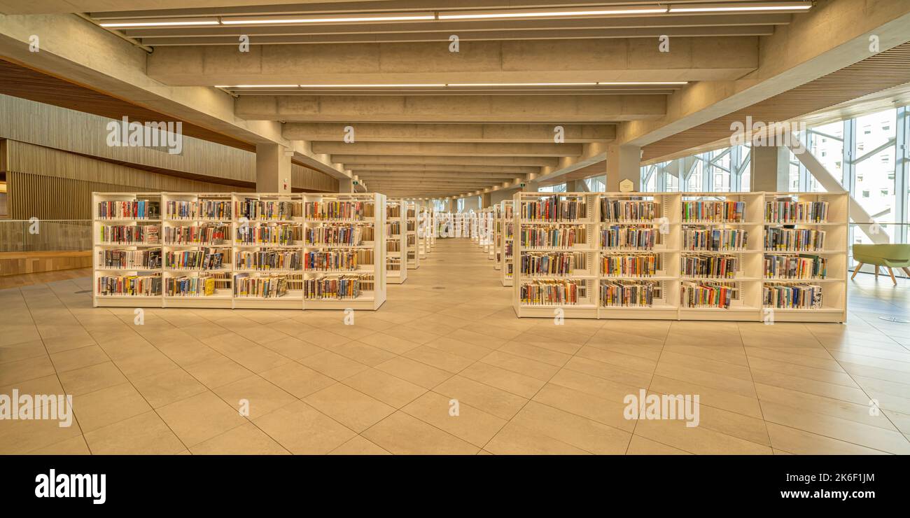 7 2022 ottobre - Calgary, Alberta - interno della nuova Calgary Central Library Foto Stock