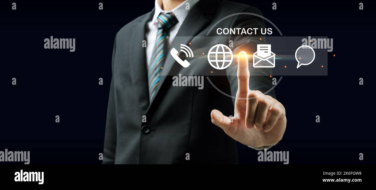 Servizio clienti. il personale aziendale può toccare a mano con un diagramma a icone grafico virtuale, risorse umane, contatti, marketing digitale, lavoro da casa, busi Foto Stock