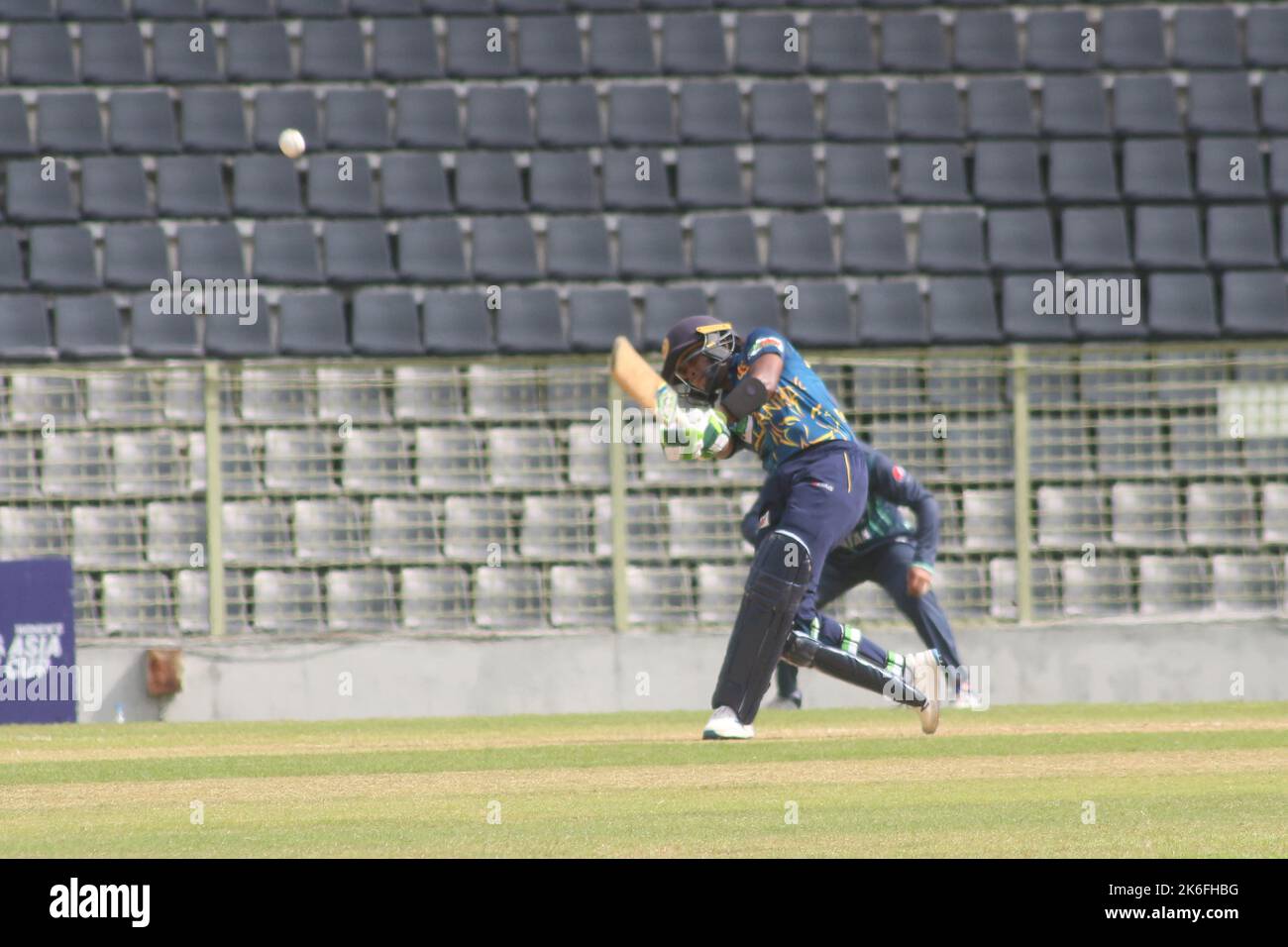 Non esclusiva: 13 ottobre 2022, Sylhet, Bangladesh: Giocatore SriLankan che batte contro il pakistano in una partita semifinale tra Pakistan e Srilanka du Foto Stock