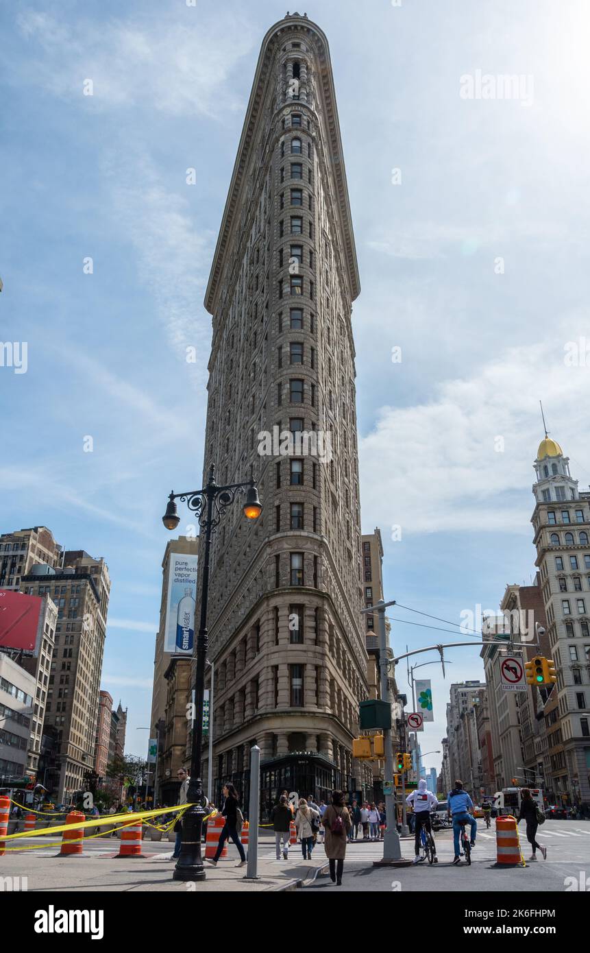 New York City, Stati Uniti d'America – 4 maggio 2017. Il Flatiron Building si trova al numero 175 della Fifth Avenue a Manhattan, New York City. Completato nel 19 Foto Stock