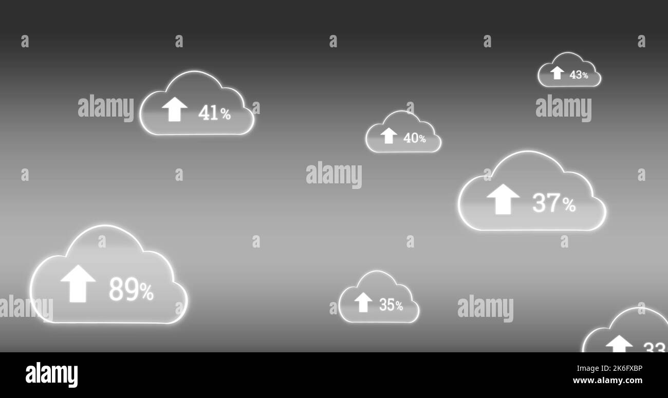 Illustrazione dei numeri con simboli di percentuale e freccia su in nuvole su sfondo grigio Foto Stock