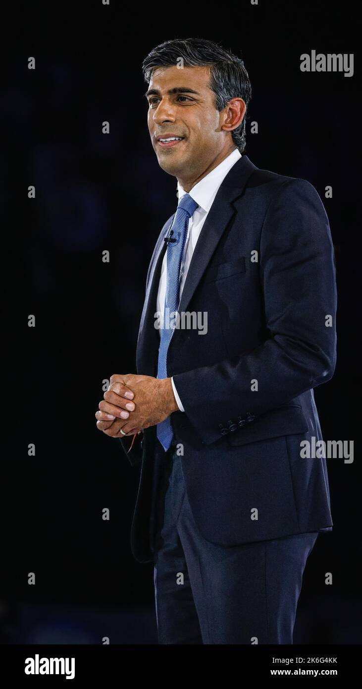 Rishi Sunak, deputato, ex Cancelliere dello scacchiere e candidato alla leadership, parlando alle marchette finali, primo piano, Regno Unito Foto Stock